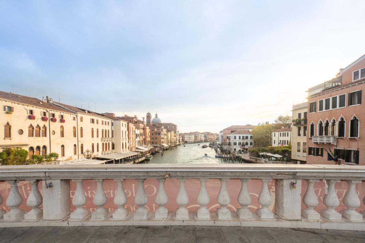 Venetian Palace R&R Exterior photo